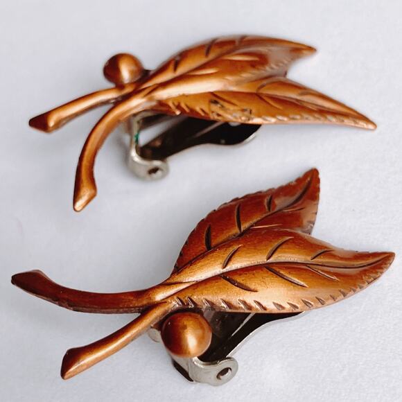 VTG Clip On Earrings Signed Copper Bell 1950s Leaf Figural Mid Century Jewelry - Picture 2 of 10